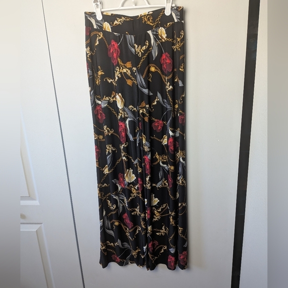 Laura Pants - LAURA Women Wide Leg Pants Size 6 Black Red And Gold Colors Stretch Chains Roses